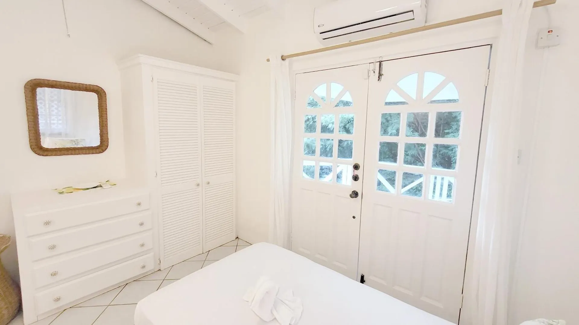 Two Bedroom Villa With Private Pool Near To Beaches - Date House Villa Bois d'Orange